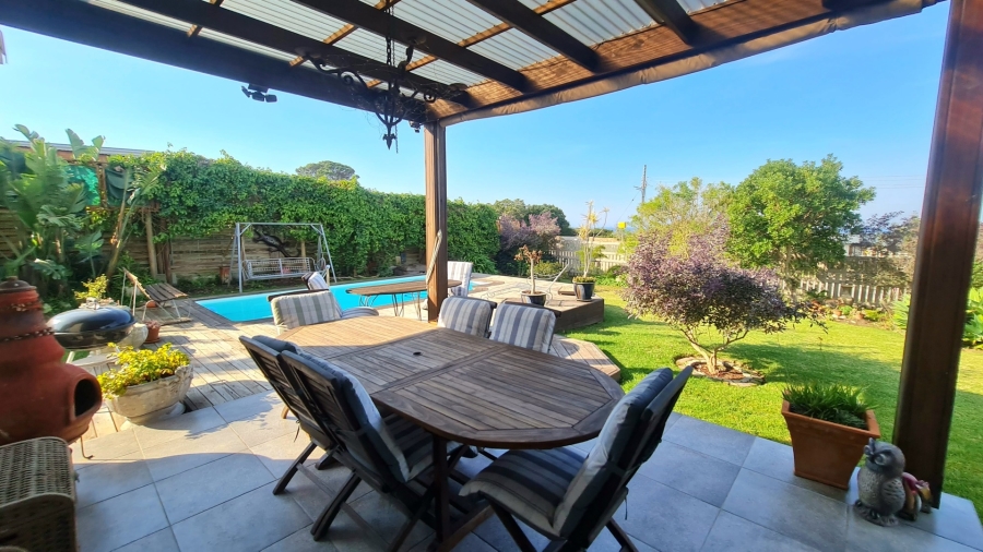 3 Bedroom Property for Sale in Upper Robberg Western Cape
